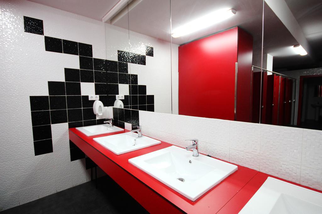 Botxo Gallery - Youth Hostel Bilbao Bagian luar foto