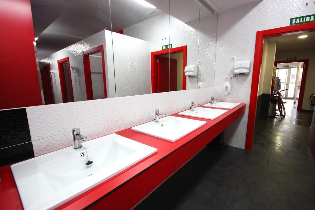 Botxo Gallery - Youth Hostel Bilbao Bagian luar foto